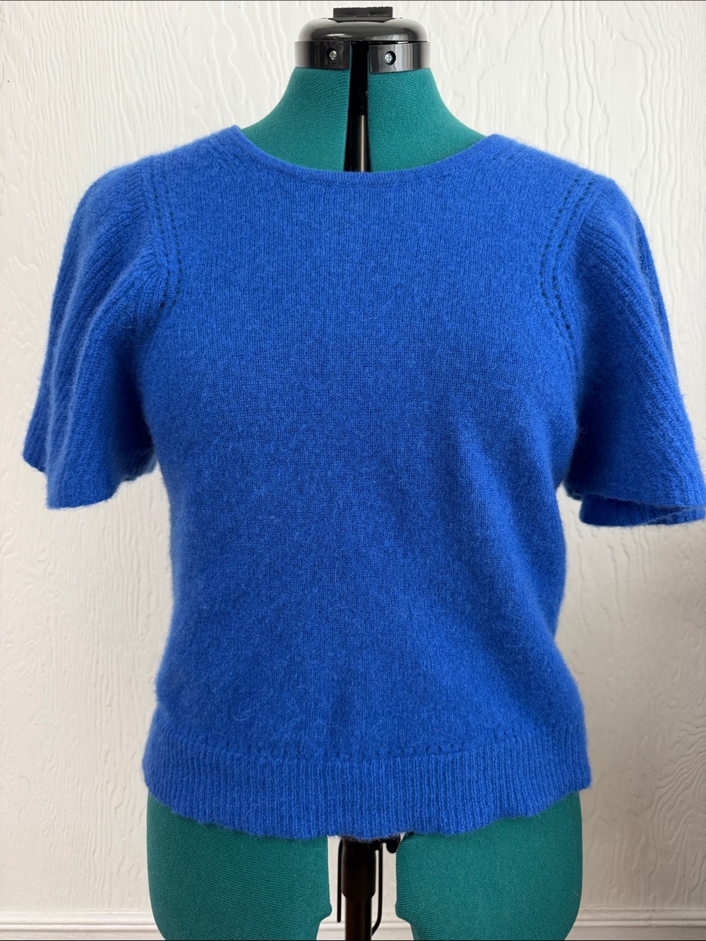 White and Warren Royal Blue Cashmere shirt Size Medium